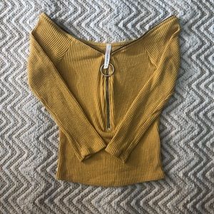 Off shoulder mustard yellow crop top